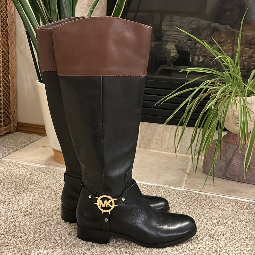 MICHAEL KORS KNEE HEIGHT LEATHER BOOT , BLACK/ MOCA
